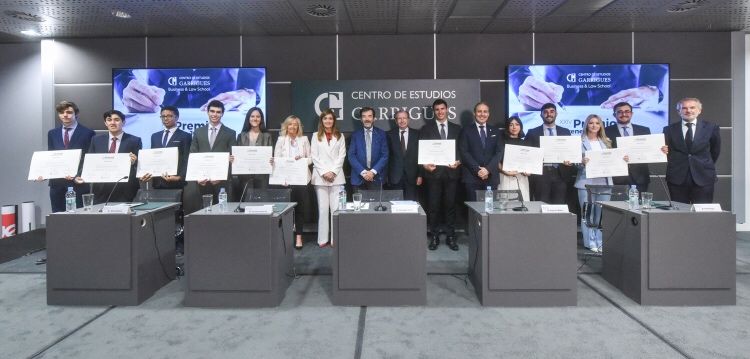 🏆Orgullosos de nuestra estudiante María Otero de <a href="/UPODerecho/">Facultad de Derecho</a>, que ha sido una de las ganadoras del Premio #JóvenesJuristas 2024💪 El talento y el esfuerzo de María han sido reconocidos por <a href="/CEG_Garrigues/">Centro de Estudios Garrigues</a> ⚖️🙌

¡Muchas felicidades, María, y sigue brillando con esa pasión y