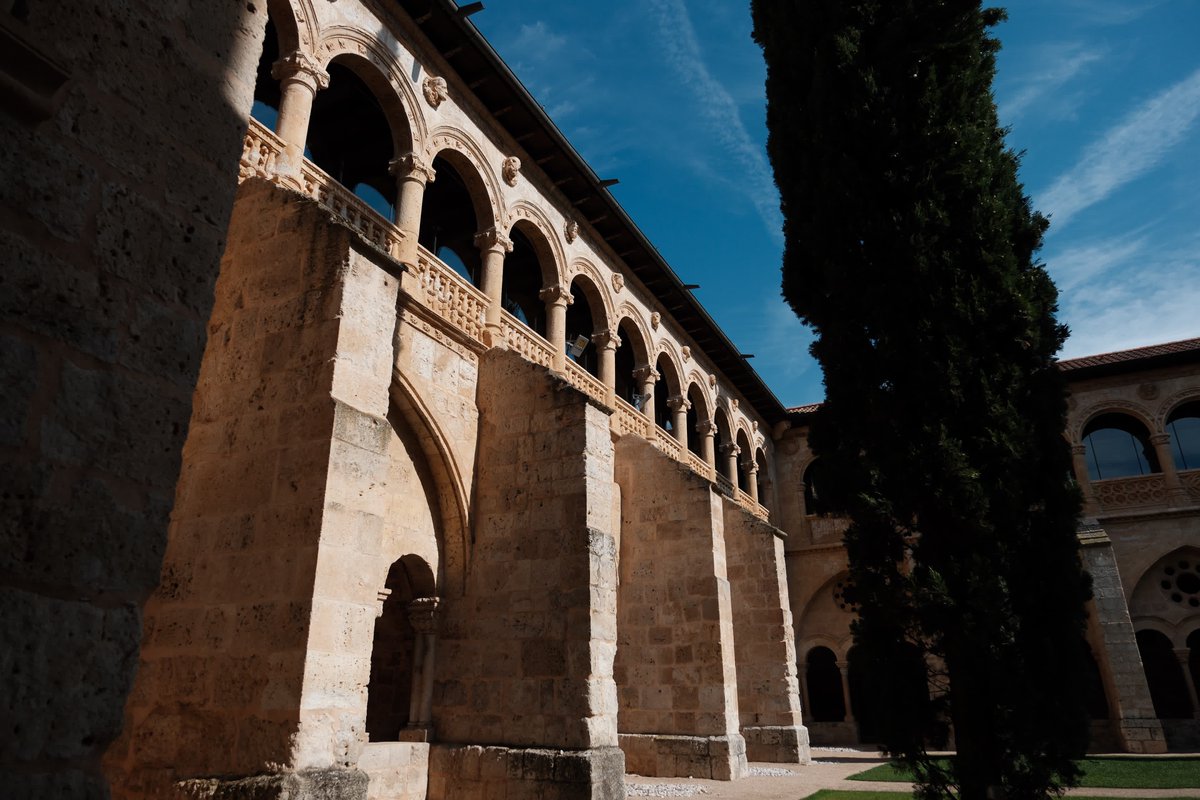 valladolidhotel's tweet photo. No podíamos haber escogido un lugar mejor para celebrar nuestra Asamblea General de #HotelesValladolid 🤗

Nos encontramos en el imponente Castilla Termal Monasterio de Valbuena. Un auténtico lujo 😉📸

@Dip_Va @alimentosVALL @jcyl @CyLEsVida @castillatermal https://t.co/gL6Dm4t9sv