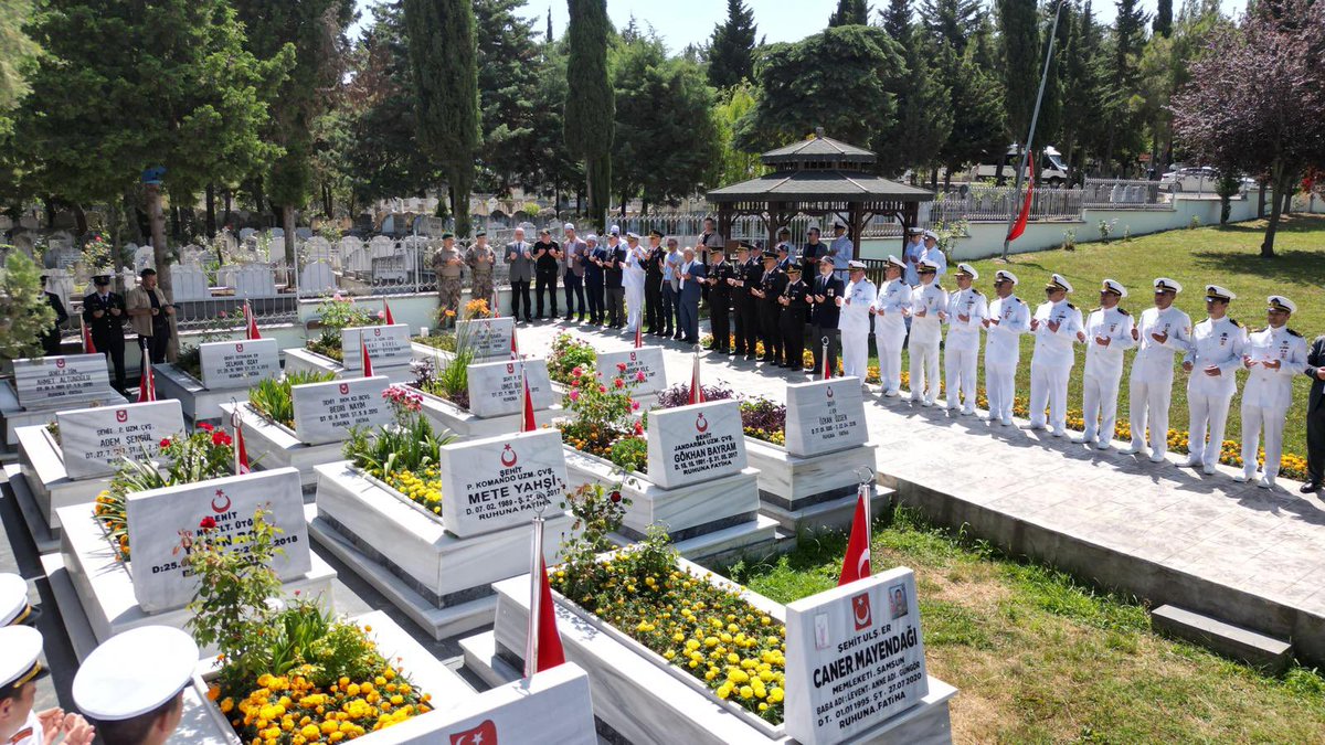 Sahil Güvenlik Komutanlığımızın 42’nci kuruluş yıl dönümü münasebetiyle Atatürk Anıtı’na Çelenk bıraktık ve Aziz Şehitlerimizi Ziyaret ettik.

#SahilGüvenlik42Yaşında