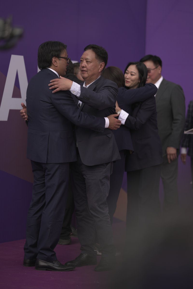 ХҮН нам авлигыг устгана
ХҮН нам ардчиллыг бэхжүүлнэ
ХҮН нам эдийн засгийн цогц шинэчлэл хийнэ.

#ЦагньБолсон #ХҮНнам #ӨӨРЧИЛНӨ