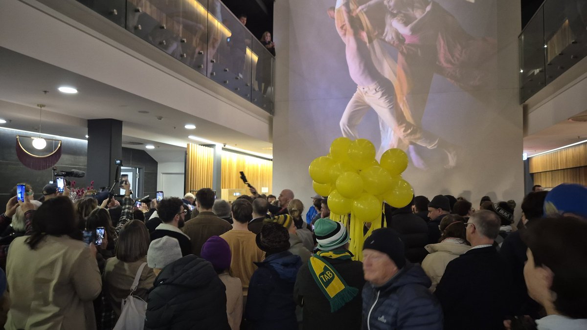 Sarah Navin tweet media