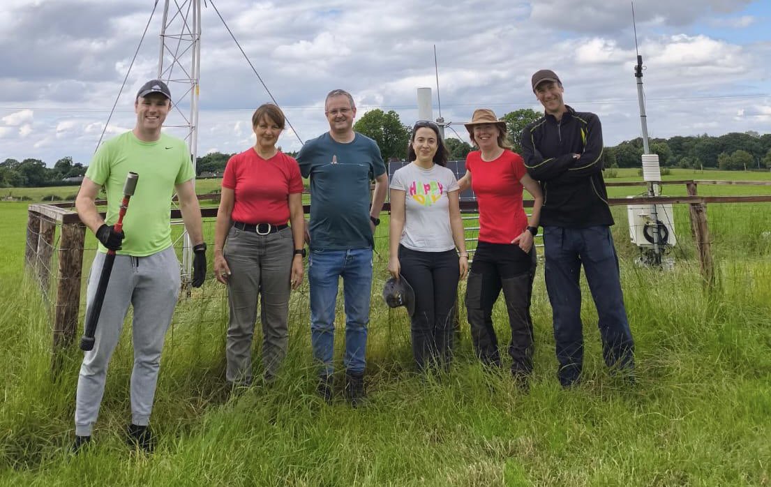MetEireann's tweet photo. Met Éireann’s Agricultural Meteorology Unit #Agmet was, quite literally, on the ground this week as part of its work in improving the Irish Soil Moisture Monitoring Network #ISMON. ☔️

🧵1/4 https://t.co/EQjNIM3y9C