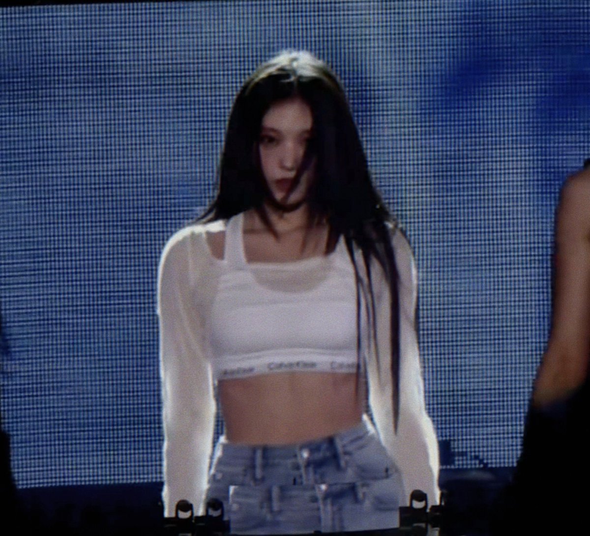 “캘빈클라인 강해린” 이게되네