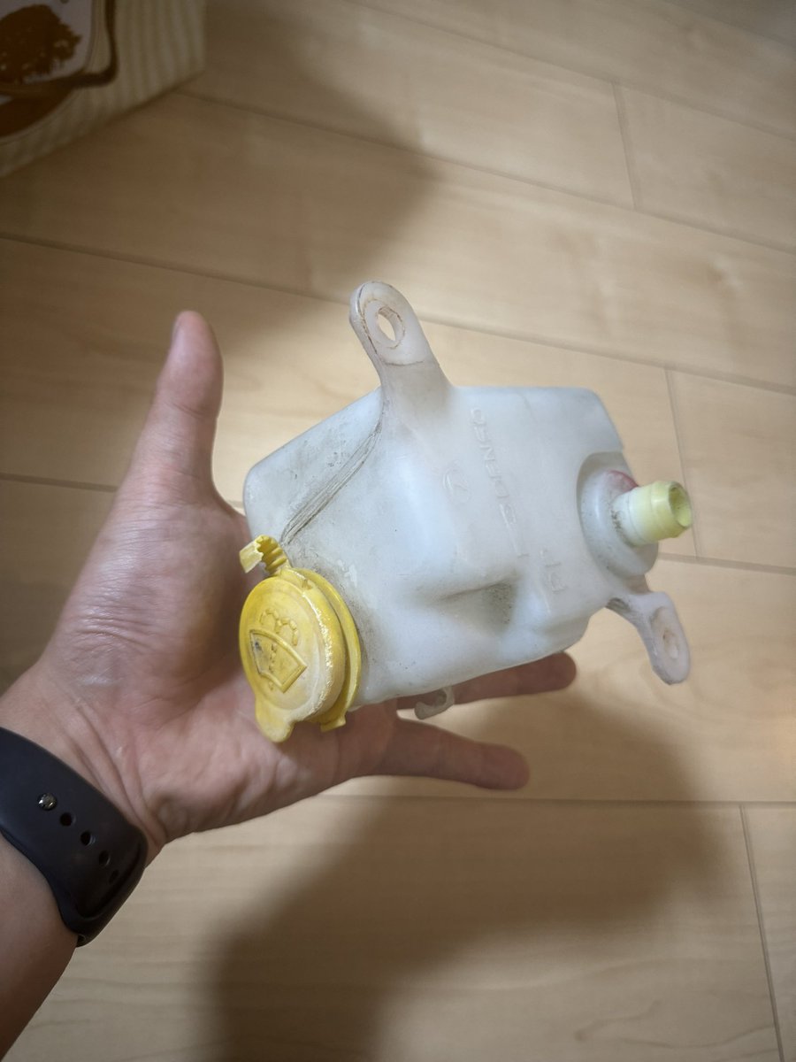 ウォッシャータンク赤ちゃんサイズにします