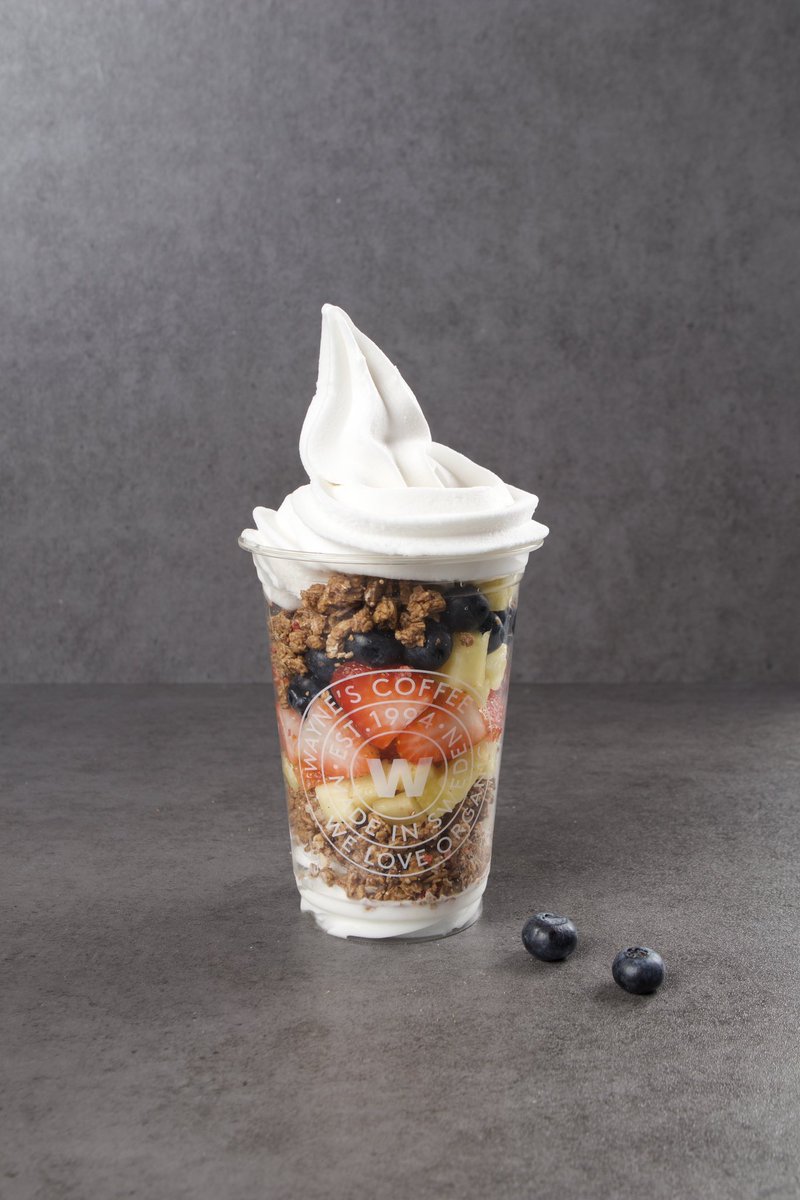 Layer your parfait with your own twist!
#frozen #yogurt #parfait #summer #vibes