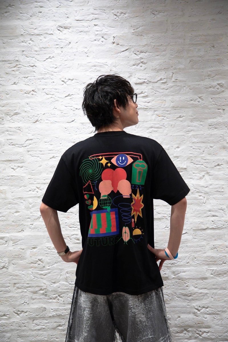 さぁ、ツアーグッズが発表されたよ🙏 今回の目玉はもちろんアクスタだ