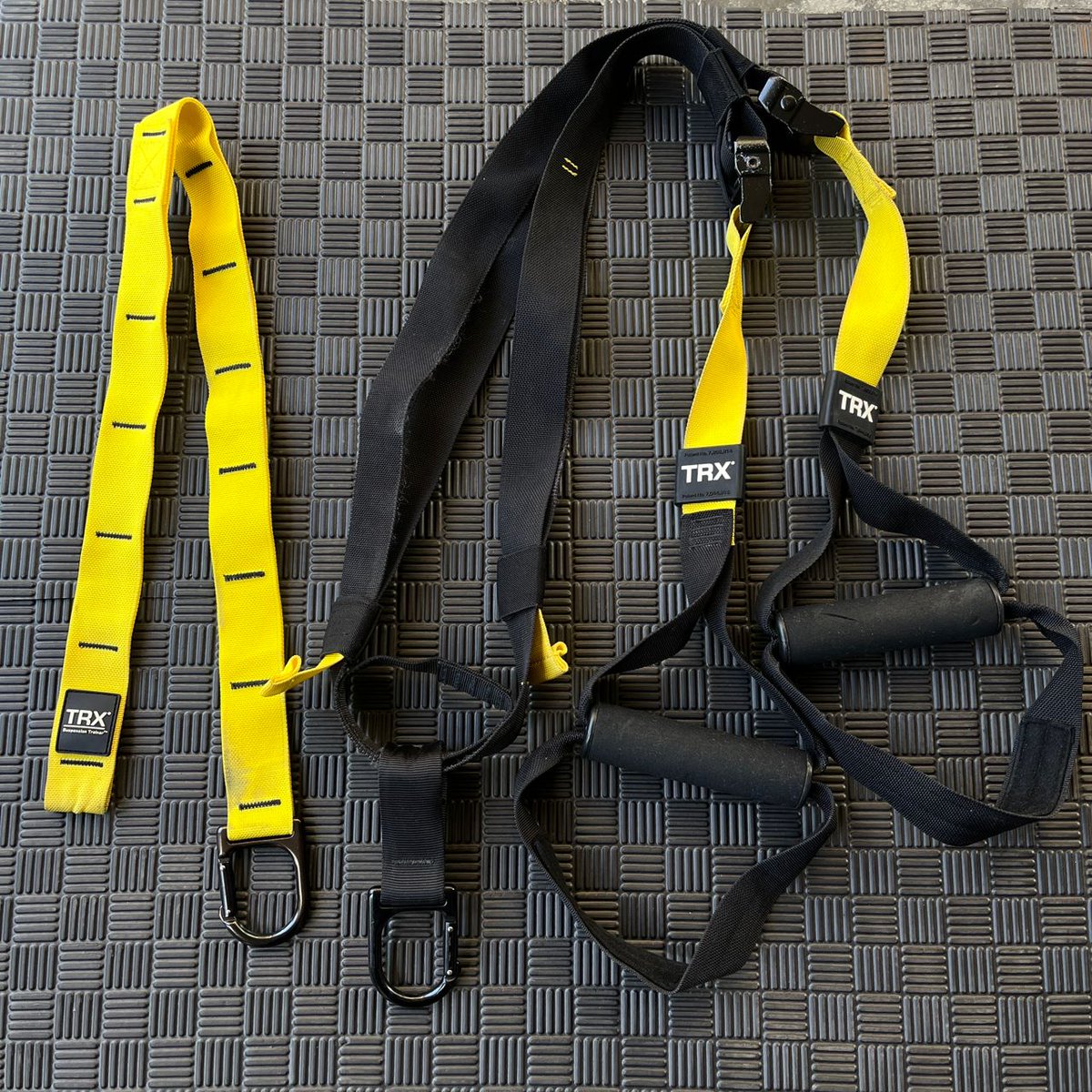 TRX Suspension Resistance Band Trainer
Suspension trainer for full body workout

Boleh roger sini
📲019-5722997 (SHAFIQ)
wasap.my/60195722997/tr…

📲019-6607229 (DAFI)
wasap.my/60196607229/tr…

#impulsefitness #trxsuspensiontrainer #strap #homegym #bakarlemak #yoga