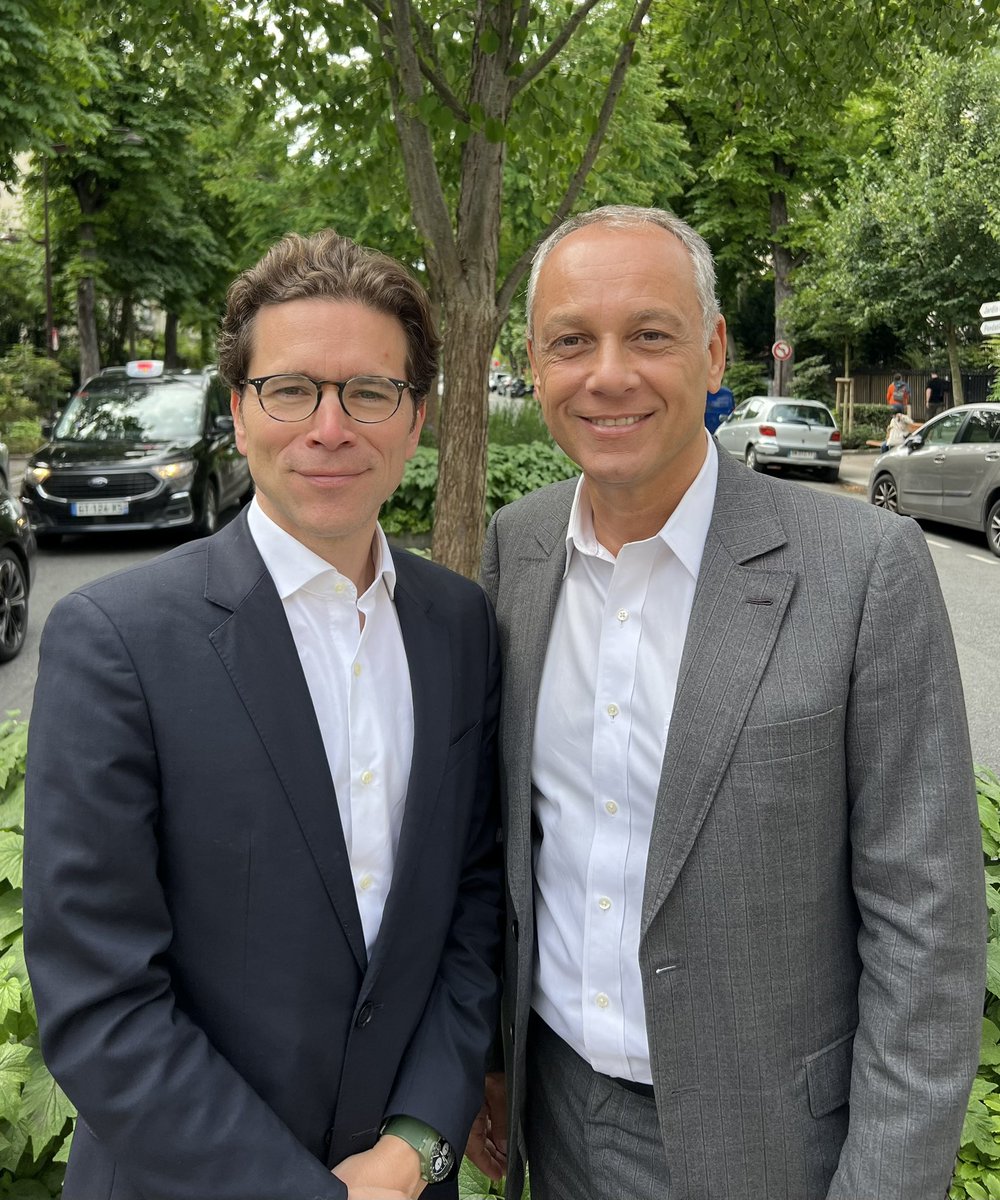 GeoffroyDidier's tweet photo. Merci à @pkarsenty d’avoir décidé de soutenir ma candidature dans notre circonscription de Neuilly, Puteaux et Courbevoie. 

Avec force, Philippe Karsenty se bat depuis de nombreuses années contre la propagande antisémite dans les médias.

Ici, à droite, une dynamique s’installe! https://t.co/1T3t84jaeP