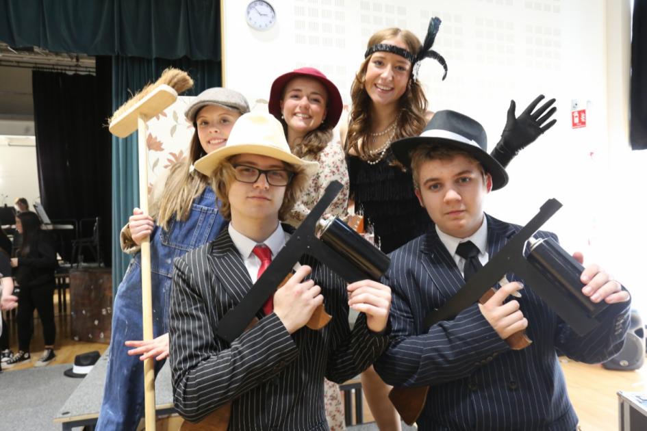 The roaring twenties will be brought to life at Clydeview Academy this week as talented pupils put on a fantastic production of Bugsy Malone. dlvr.it/T8TBT6 👇 Full story