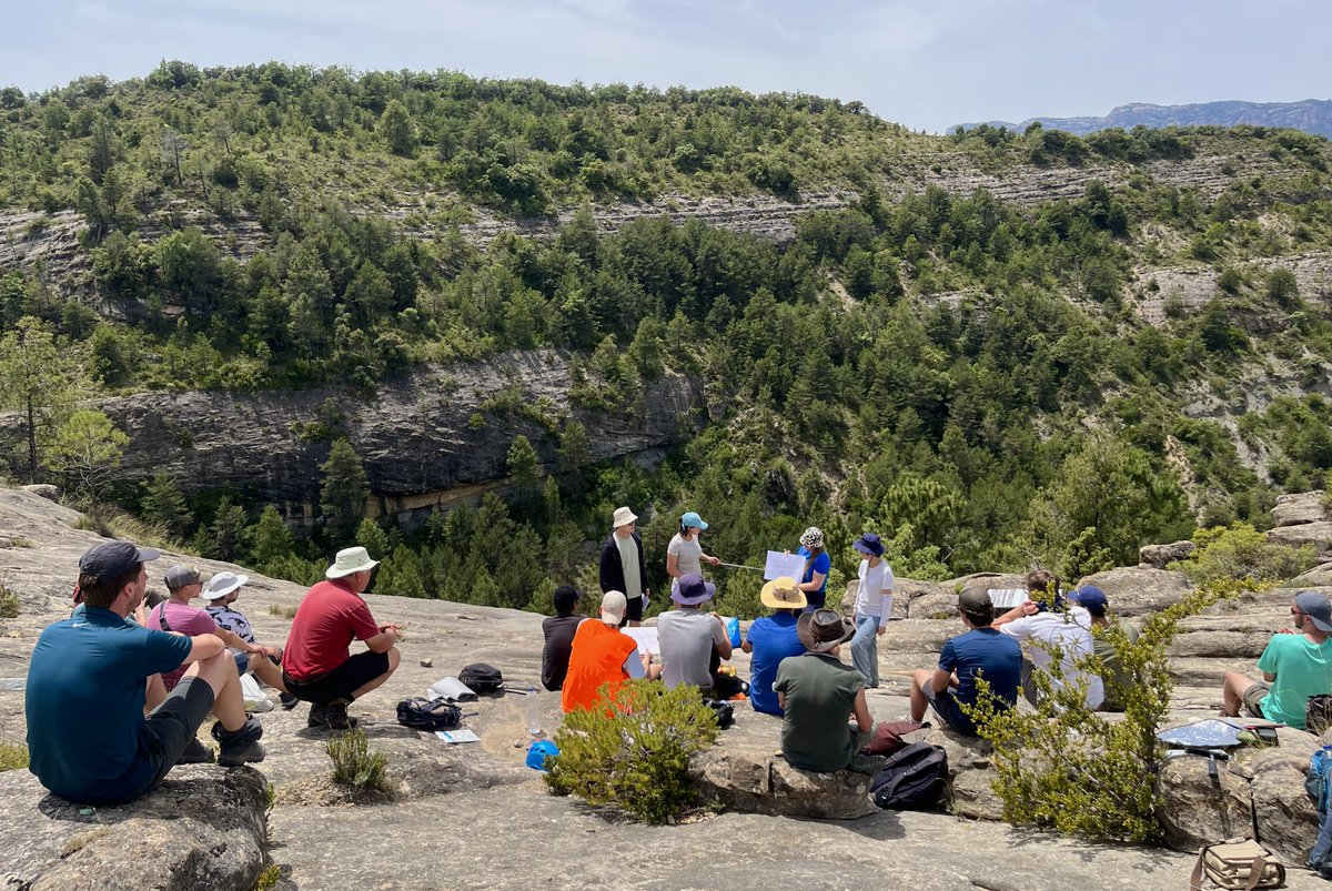 TUD_AppliedGeo's tweet photo. Updates from our MSc students in the #field: they are now spending some time in the #Ainsa region to practise their geological drawing and #logging skills.
The different #outcrops in this area are great for students to get a better grip on #stratigraphic structures.
#geology https://t.co/OgHcFGaphy