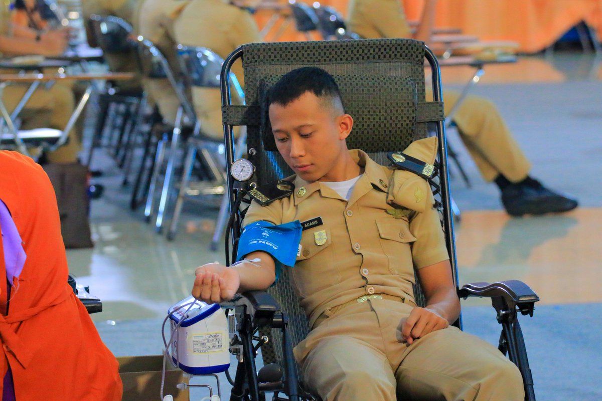 poltekbangsby's tweet photo. 💉 Peduli Sesama, Selamatkan Nyawa🩸

Kegiatan Donor Darah merupakan salah satu program dari @klinikpoltekbangsby yang dilaksanakan di Gedung Serbaguna pada Sabtu (18/05/2024) Pegawai dan 200 taruna/i Poltekbang Surabaya menunjukkan kepedulian sosialnya https://t.co/phIgU6QbVY