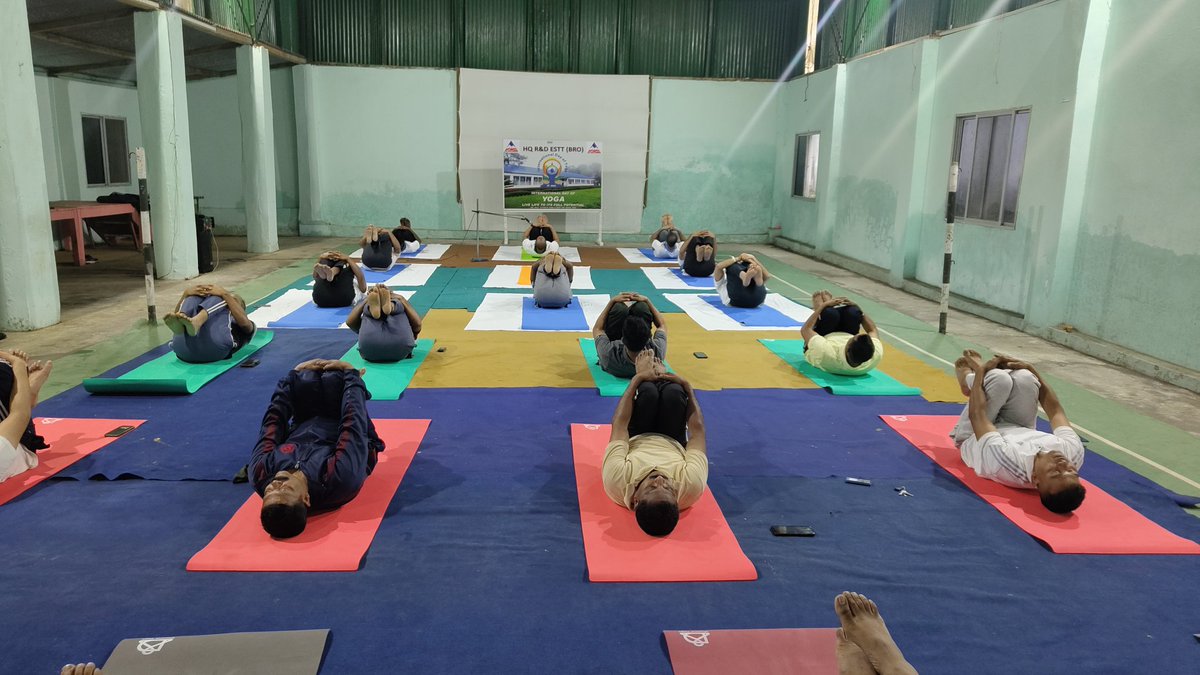 NSSNEIAHSHILLOG's tweet photo. NSS Unit NEIAH, Shillong has volunteered Yoga Session on occasion of International Yoga Day 2024 countdown event at HQ R&amp;D, ESTT, BRO, Shillong on 18/06/2024
@_NSSIndia @CellNehu @moayush @NeiahShill2000 @nss_rdguwahati @YASMinistry https://t.co/TkFXkklqRm
