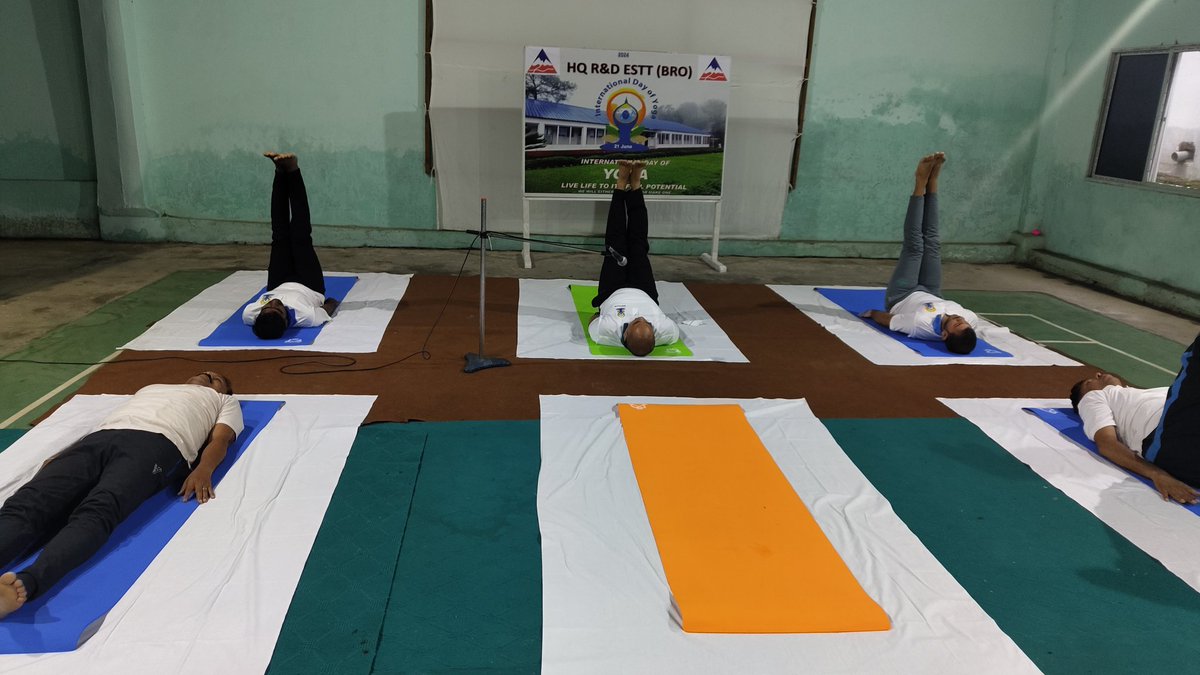 NSSNEIAHSHILLOG's tweet photo. NSS Unit NEIAH, Shillong has volunteered Yoga Session on occasion of International Yoga Day 2024 countdown event at HQ R&amp;D, ESTT, BRO, Shillong on 18/06/2024
@_NSSIndia @CellNehu @moayush @NeiahShill2000 @nss_rdguwahati @YASMinistry https://t.co/TkFXkklqRm