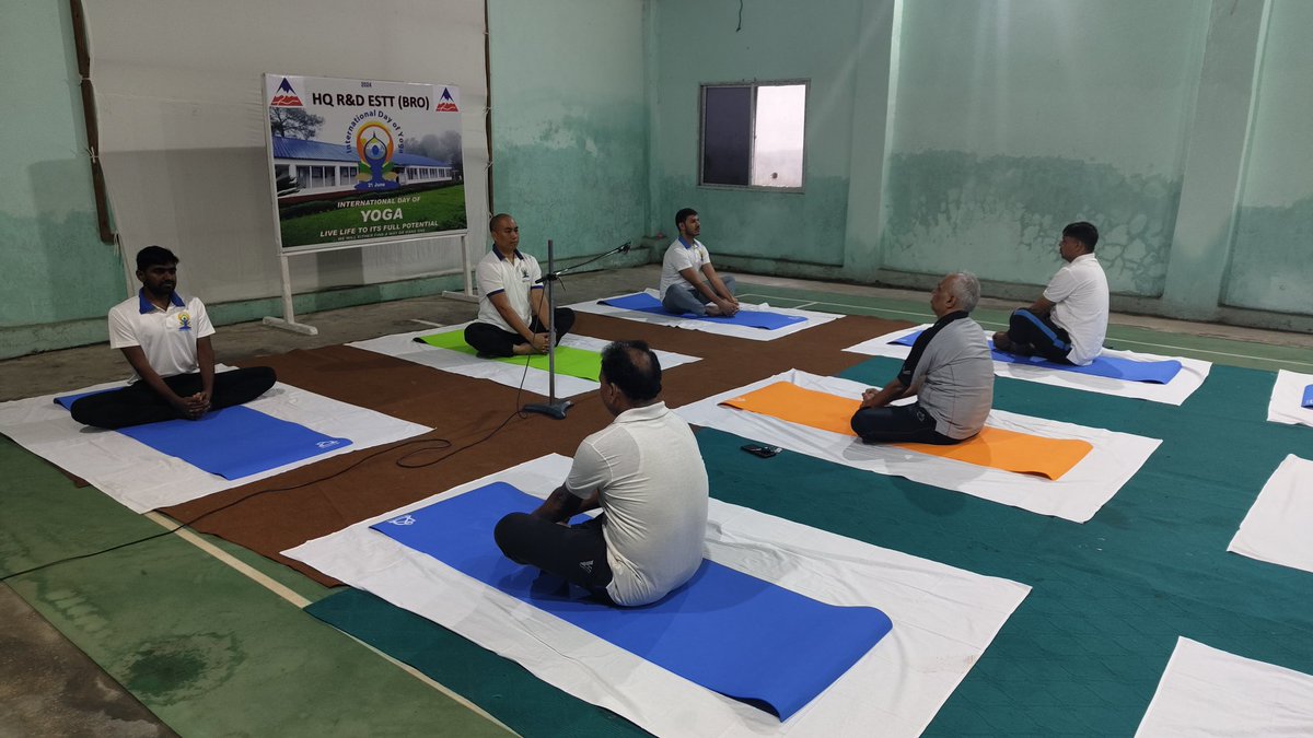 NSSNEIAHSHILLOG's tweet photo. NSS Unit NEIAH, Shillong has volunteered Yoga Session on occasion of International Yoga Day 2024 countdown event at HQ R&amp;D, ESTT, BRO, Shillong on 18/06/2024
@_NSSIndia @CellNehu @moayush @NeiahShill2000 @nss_rdguwahati @YASMinistry https://t.co/TkFXkklqRm