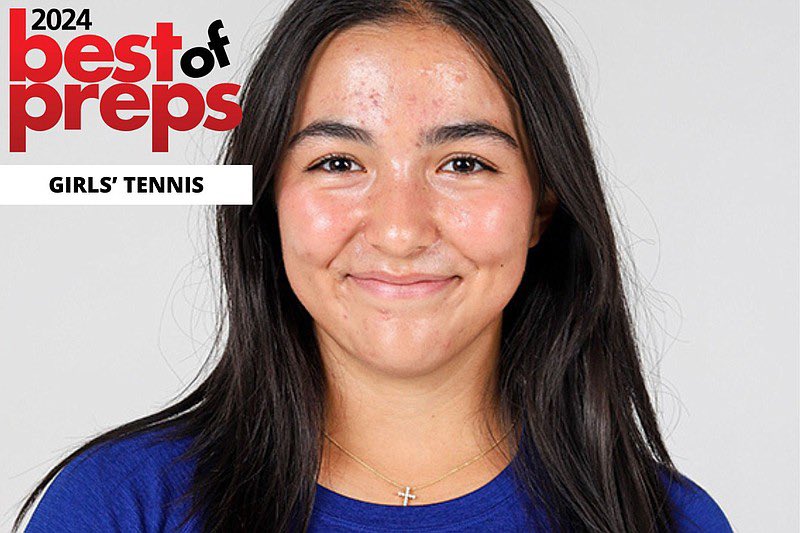 BruiserSports's tweet photo. Four GPS athletes were recognized as part of last night’s @SportsChatt Best of Preps banquet. Gilly Shumate was honored in cross country and track. Mariah Ivery was also recognized in track. Maud Fiorello and Addie Tabibizar were saluted in tennis. #GoBruisers #HTTG 👏🏼 https://t.co/NaXmQ2CBCB