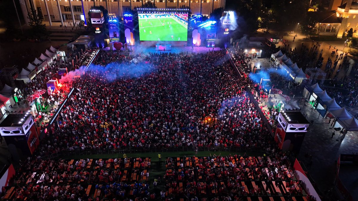 erionveliaj's tweet photo. Bëhuni pjesë e festës te📍 FanZone në sheshi “Skënderbej” për ndeshjen Shqipëri 🇦🇱 - Kroaci 🇭🇷! 

Shkuma party 🫧, futboll ⚽️, dhe muzikë 🎶 ju presin. Ejani dhe bëni tifo si asnjëherë më parë! 🎉 https://t.co/8dOsmAAP8u