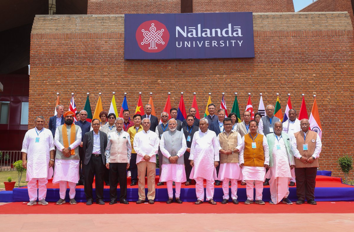 IPRDBihar's tweet photo. नालंदा विश्वविद्यालय परिसर का माननीय प्रधानमंत्री @narendramodi ने किया उद्घाटन। कार्यक्रम में राज्यपाल @rajendraarlekar माननीय मुख्यमंत्री @NitishKumar रहे मौजूद।

@PMOIndia
@samrat4bjp 
@VijayKrSinhaBih 
#BiharNalandaUniversity
#NalandaUniversity
#NalandaUniversityNewCampus https://t.co/OPmtZSxJHA