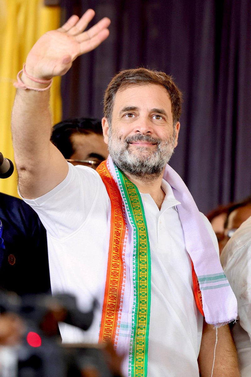 TabrezAliPatel1's tweet photo. मोहब्बत की दुकान वाले जननायक श्री राहुल गांधी जी को जन्मदिन की शुभकामनाएं. हम उनके अच्छे स्वास्थ्य और लंबी उम्र की कामना करते हैं . 🎉🎉
#राहुल_गांधी
#HappyBirthdayRahulGandhi https://t.co/OiBv4GRve1