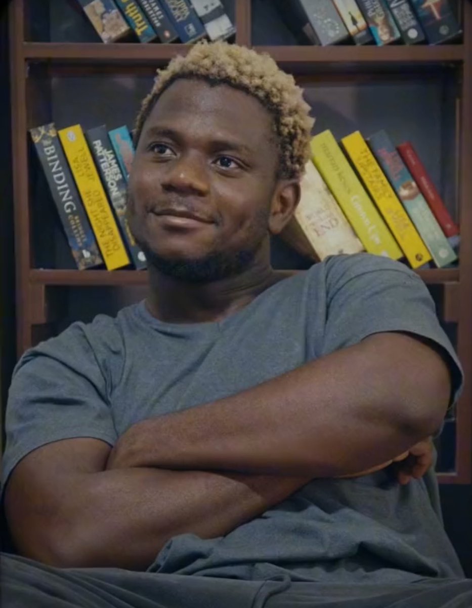 Sweeny777's tweet photo. am i the only one who sees this guy singing unmatched lyrics  with the playing song or its ma ego 😂🥹🤢 https://t.co/nfSoTeBfr2