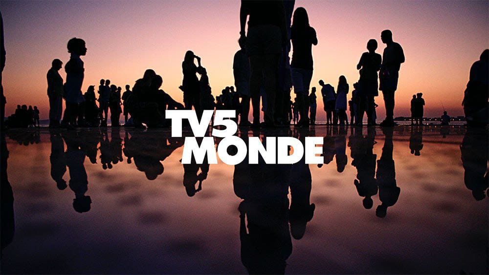 Le Conseil supérieur de la Communication du #BurkinaFaso 🇧🇫 (#CSC) a suspendu mardi, <a href="/TV5MONDE/">TV5MONDE</a> pour six mois avec une amende de 50 millions de FCFA. 

Le Conseil reproche des «propos tendancieux» tenus par le journaliste Newton Ahmed Barry sur la chaîne.