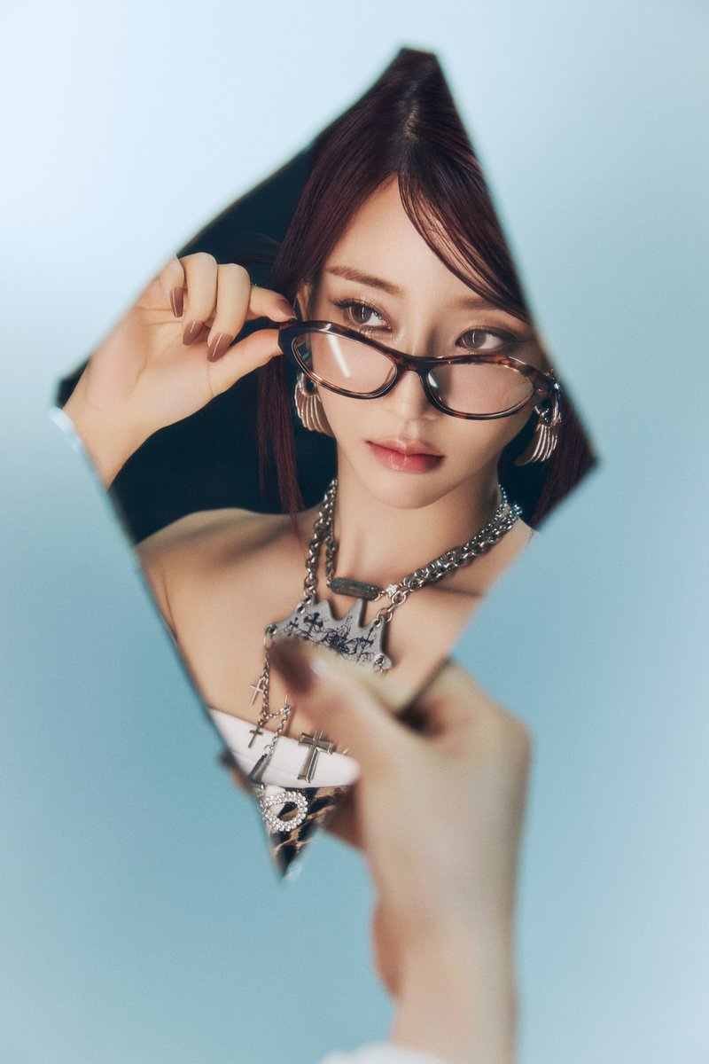 STAYC_official's tweet image. STAYC The 1st Album
[𝐌𝐞𝐭𝐚𝐦𝐨𝐫𝐩𝐡𝐢𝐜] 

Concept Photo Icy Ver.
#Sumin #수민 

Release
2024.07.01 MON 6PM (KST)

#STAYC #스테이씨 
#Metamorphic
#STAYC_Metamorphic