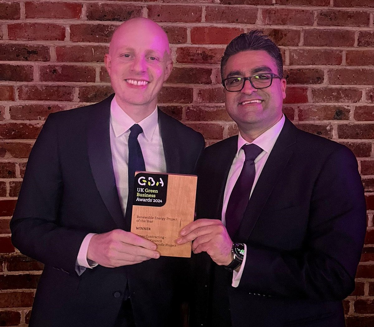 GeoDrilling's tweet image. Kensa's retrofit ground source heating project for Thurrock Council continues to garner awards - b.link/e9qr9zw7

#Aspermont @KensaContracts #Thurrock #GroundSourceHeating #Geothermal #RenewableEnergy #GreenBusiness #NetworkedHeatPumps