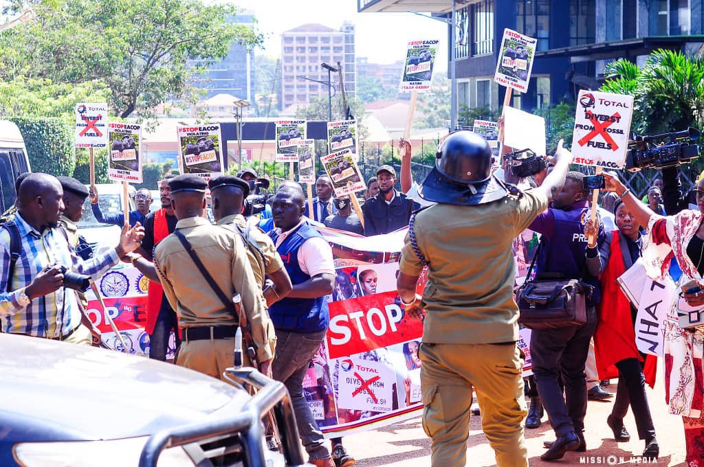 YGCUganda's tweet photo. Thread! The youth! You are doing amazing work for local communities and the planet. Don't quit‼️ The Youth is the gift and hope of nature. #CHINA loans delay plunges #EACOP partners in Crisis!  A step to creating a #sustainable #future https://t.co/IaxSSI04rv