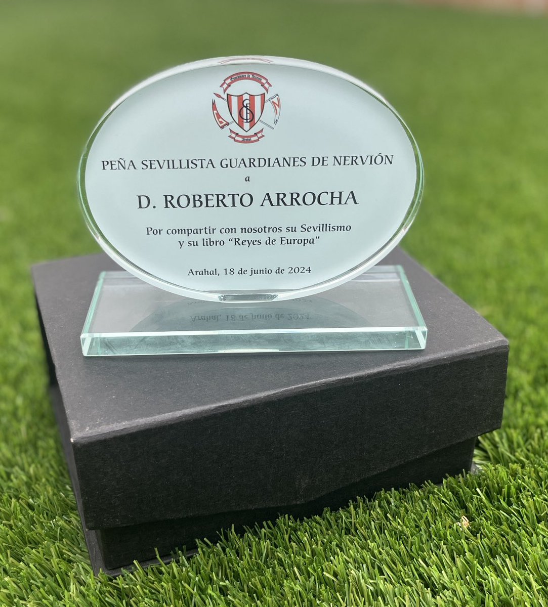 Doy gracias al destino por ponerte en mi camino, Sevilla FC. Agradecido a la <a href="/PS_Guardianes/">Peña Sevillista Guardianes de Nervión</a> y a la <a href="/fpsevillistas/">F. Peñas Sevillistas</a> por lo que viví ayer. ❤️