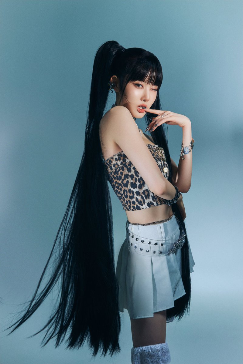 STAYC_official's tweet image. STAYC The 1st Album
[𝐌𝐞𝐭𝐚𝐦𝐨𝐫𝐩𝐡𝐢𝐜] 

Concept Photo Icy Ver.
#Sieun #시은

Release
2024.07.01 MON 6PM (KST)

#STAYC #스테이씨 
#Metamorphic
#STAYC_Metamorphic