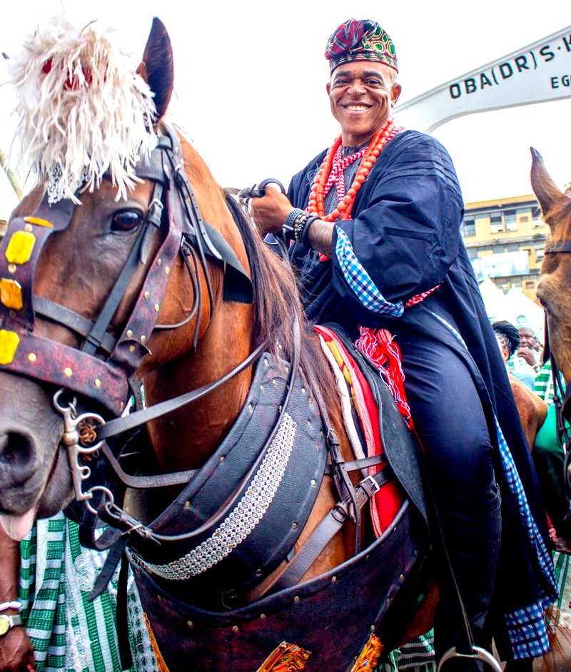 YorubaNationCH's tweet image. Mr Farooq Oreagba at it gain. The Man who stole the show and everyone's gaze at Ojude Oba 🔥🔥
Class, Drip and Steeze on 100. 💥
#OjudeOba