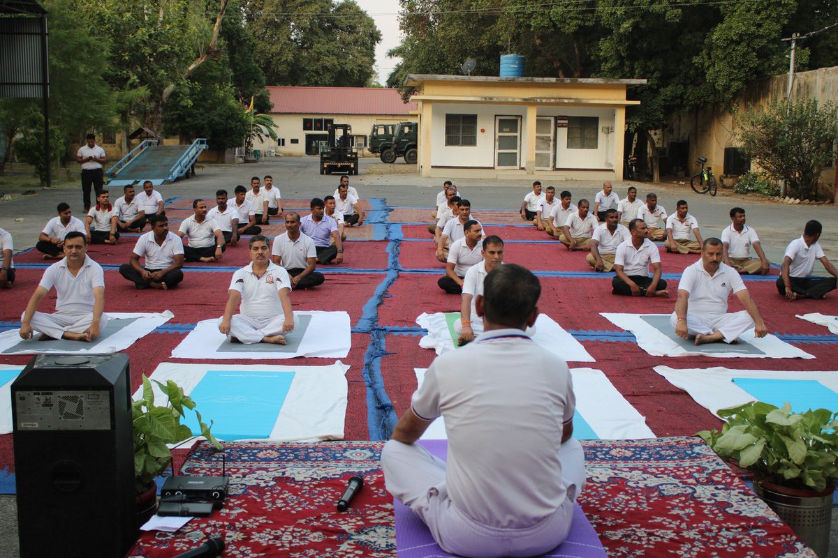 dgafms_mod's tweet photo. #AFMSD #Lucknow
CYP DEMO

#InternationalDayofYoga2024
#IDY2024 #YogaDay2024 #YogaForSelfAndSociety 

@SpokespersonMoD
@moayush 
@mdniy 
@PIB_India https://t.co/YKNN3hv1Qv