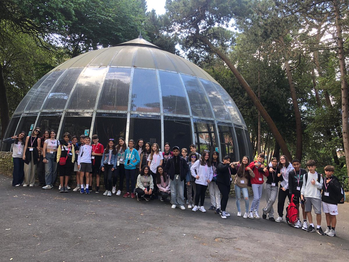 Estos días aprovechamos para hacer intercambios a otros países. Aquí están nuestros alumnos/as de 1 y 2ESO en Bournemouth (UK).