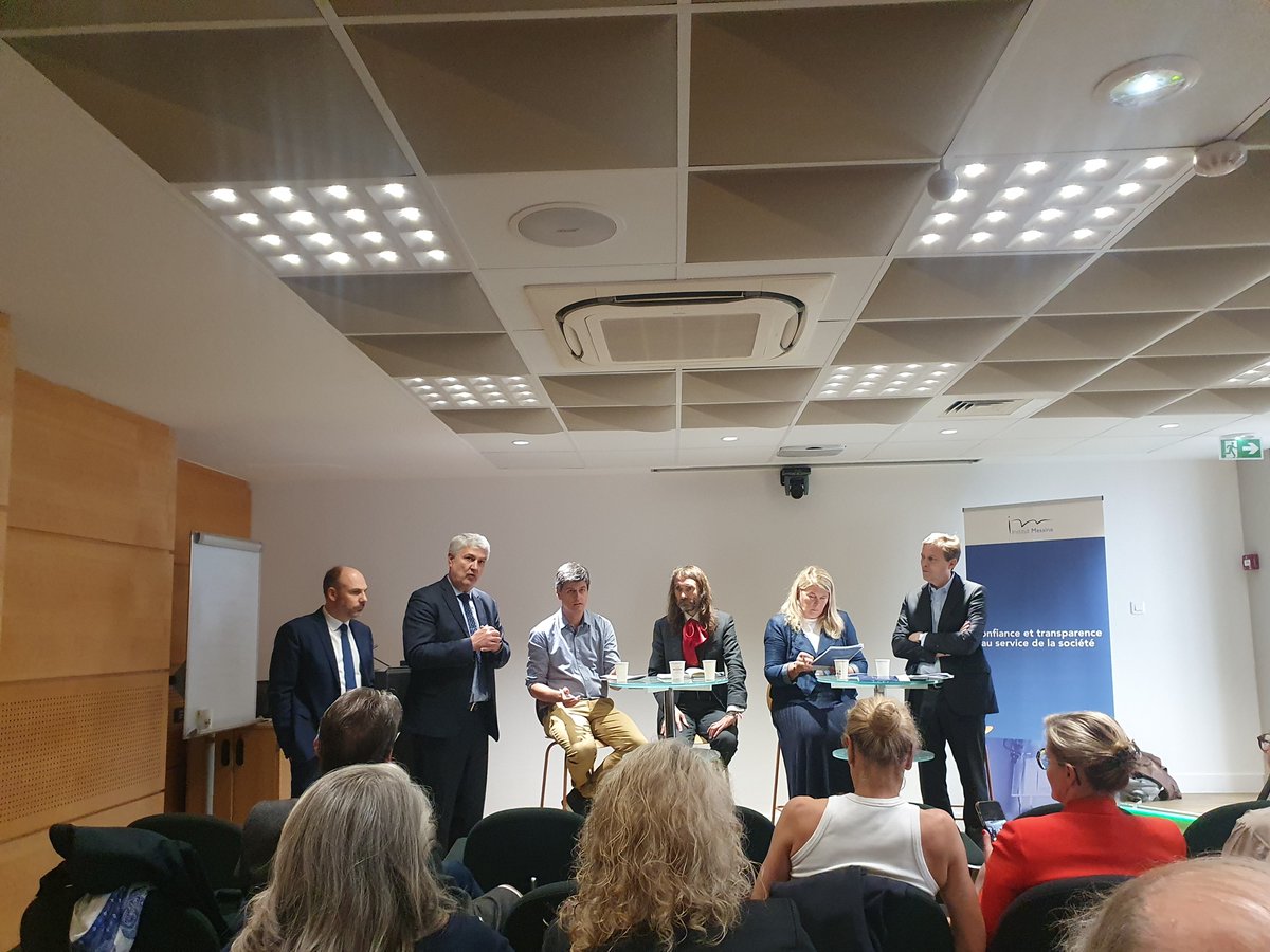 Aujourd'hui, Thotis assiste à la conférence de lancement de la dernière note de l’Institut Messine "L'intelligence artificielle et nous - dialogue croisé entre Gaspard Koenig et Cédric Villani", à la Maison des professions libérales.  💡📍