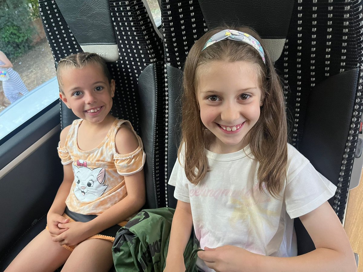 _lainmaculada's tweet image. 🚌 ¡Ya estamos en camino a nuestra gran excursión! Todo va fenomenal, ¡pronto llegaremos! 🌟 #ExcursiónEscolar #AventuraEnCamino