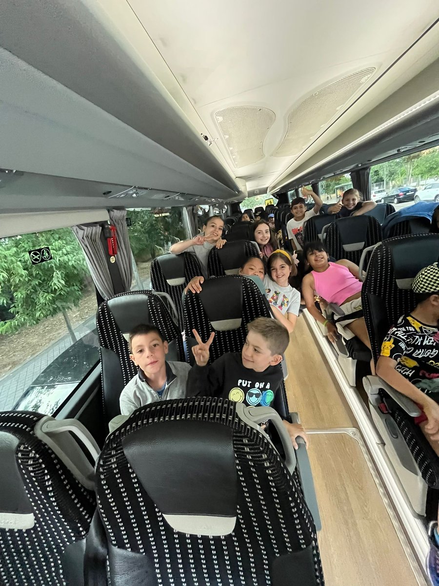 _lainmaculada's tweet image. 🚌 ¡Ya estamos en camino a nuestra gran excursión! Todo va fenomenal, ¡pronto llegaremos! 🌟 #ExcursiónEscolar #AventuraEnCamino