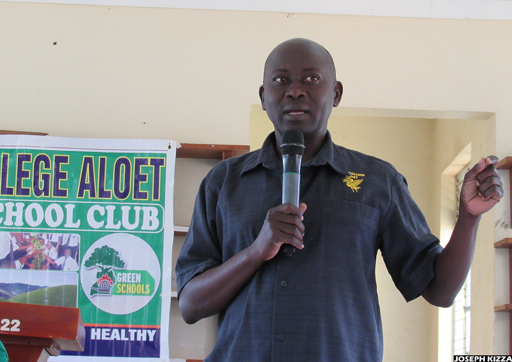 newvisionwire's tweet photo. 🌿  #GreenSchoolsInitiative

Charles David Omara, the deputy headteacher of Teso College Aloet, says a S3 student used sh20,000 of his pocket money and planted 10 seedlings. 

His wish: Get done with university, return to the school and find the trees still there.

#VisionUpdates