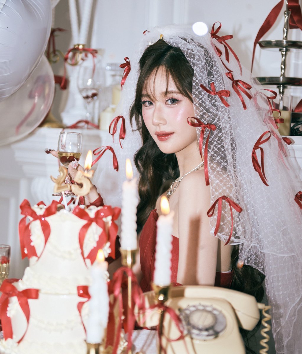 Twenty-five🎂
#Janeyeh25bday