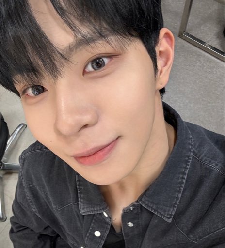 ddo_O_O's tweet photo. 프롬 첫 프사💙💙 

#홍건희 https://t.co/EIQbO9ZC8Y