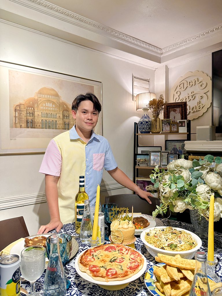 CentPelare's tweet photo. Happy 31st Birthday to you! 🌼🌻 https://t.co/Thi4c2zAI3