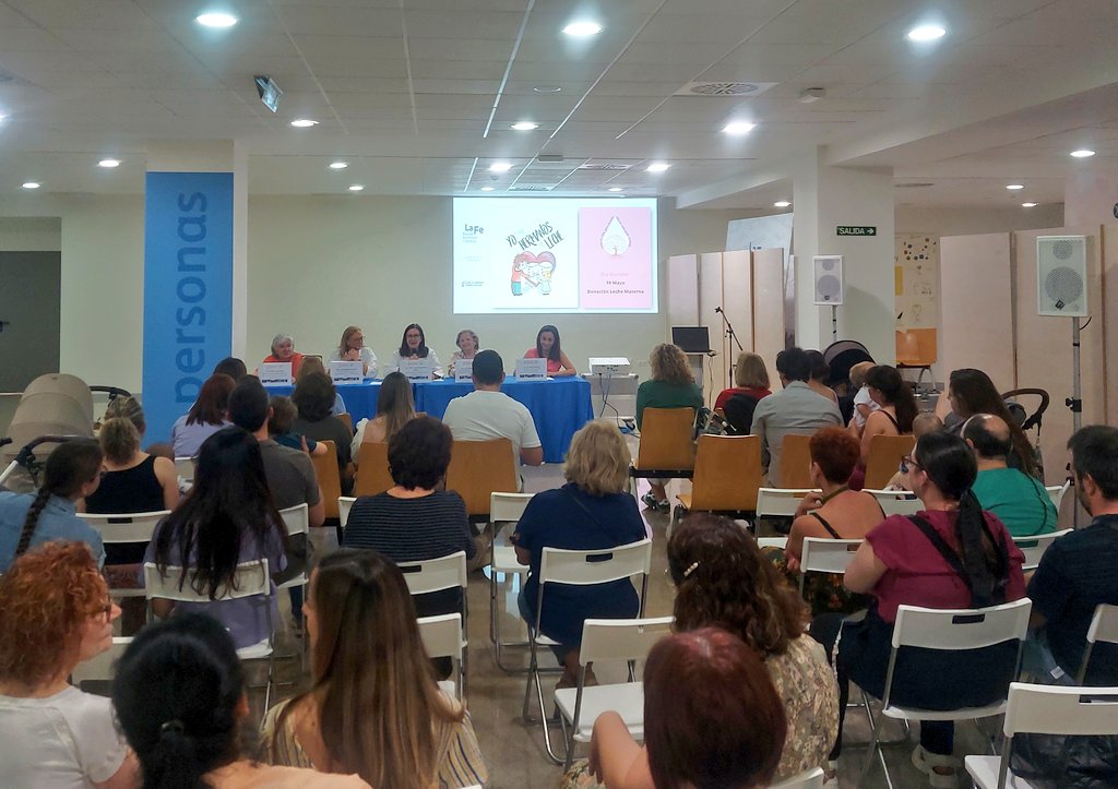 Cuidandoneonato's tweet photo. Ayer, el Serv. Neonatología y el Banco de Leche Materna #pediatrialafe celebraron un acto homenaje a todas las madres donantes.

Una tarde llena de palabras de agradecimiento, emociones, pinturas para los más pequeñ@s y risas (de la mano de @payasospital ) https://t.co/qG7yeM2Jw8