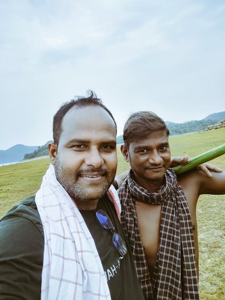 rajeevnayak1985's tweet photo. କେନ୍ଦୁଝର ଜିଲ୍ଲା ହାଟଡିହି ଅଞ୍ଚଳରେ ରହିଛି ଅନେକ ପ୍ରାକୃତିକ ସୁନ୍ଦରତା ସେମଧ୍ୟରୁ ପିତାନାଉ-ଦଲକି ସତେ ଯେମିତି ଭୂସ୍ବର୍ଗ ପାଲଟିଛି ପ୍ରକୁତି ପ୍ରେମୀଙ୍କ ପାଇଁ,ଏହାର ଭିତ୍ତିଭୂମି ଉପରେ ସରକାରଙ୍କ ନଜର ପଡିନଥିବା ପରି ମନେହୁଏ ଜଙ୍ଗଲ ବିଭାଗ ଅଧୀନରେ ଥିବା ଏହି ସୁନ୍ଦର ସ୍ଥାନଟିକୁ ଆମ ପରିବର୍ତ୍ତନ ସରକାରଙ୍କ ଦୃଷ୍ଟି ପଡିବ ବୋଲି ଆଶା 🙏 https://t.co/2jElQEdFs0