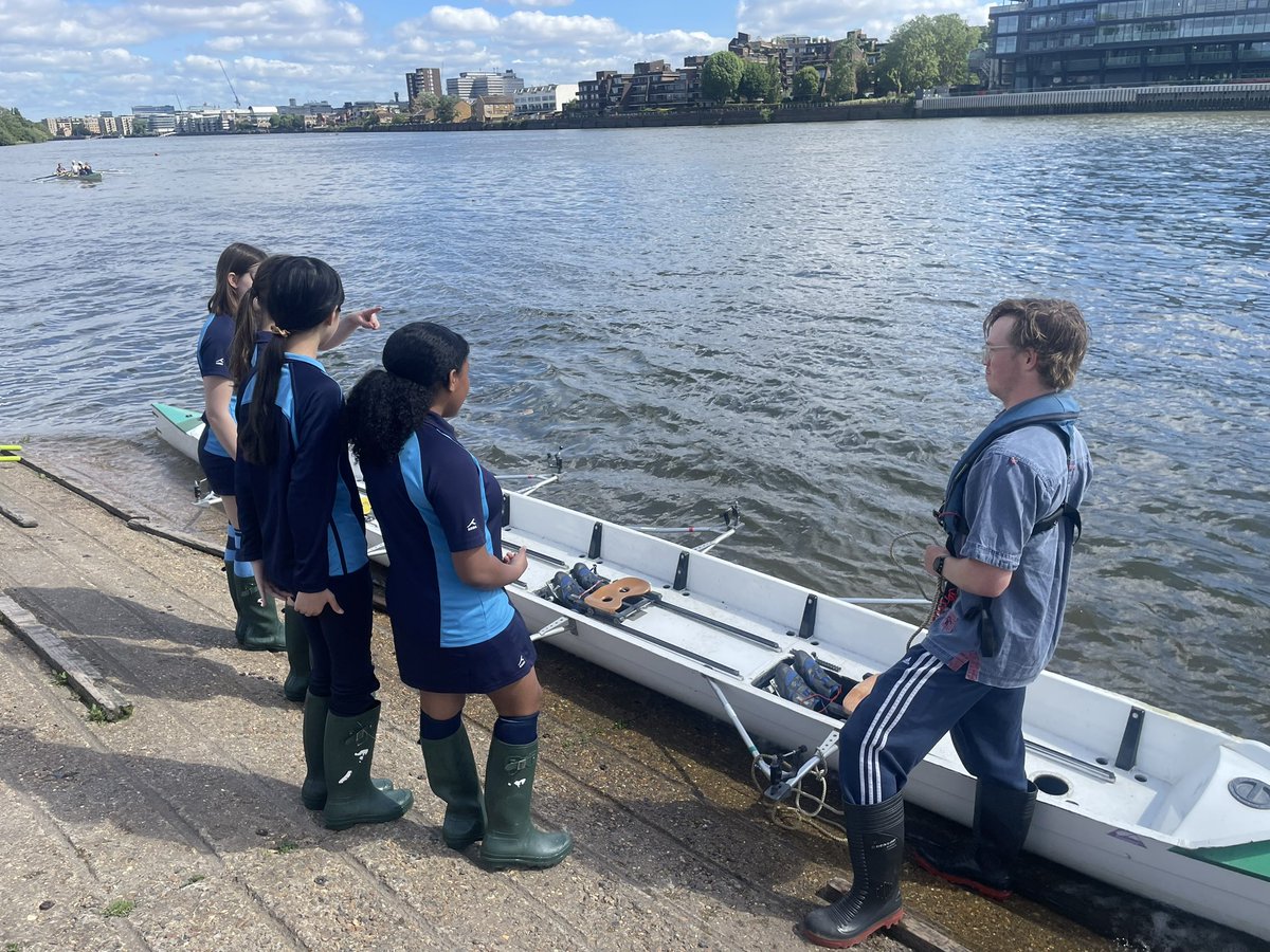 TheHurlinghamAcademyPE (@peandsporttha) on Twitter photo Y8 girls at <a href="/TheHurlinghamAc/">TheHurlinghamAcademy</a> doing rowing on the River Thames for the final term in their PE lessons 🚣♀️ 💪 Y8 girls at <a href="/TheHurlinghamAc/">TheHurlinghamAcademy</a> doing rowing on the River Thames for the final term in their PE lessons 🚣♀️ 💪