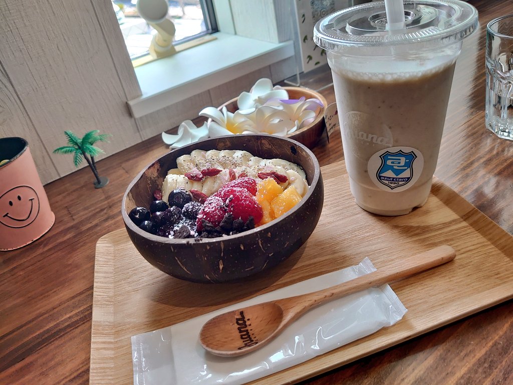 練習終わりに
久しぶりに
LUANAさんに来れた
アサイボールも美味しかったし
バナナスムージーも美味しかった
ごちそう様でした🫶
はるなちゃんにも会えた🫶
#LUANA
#三島
#アサイボール
#バナナスムージー