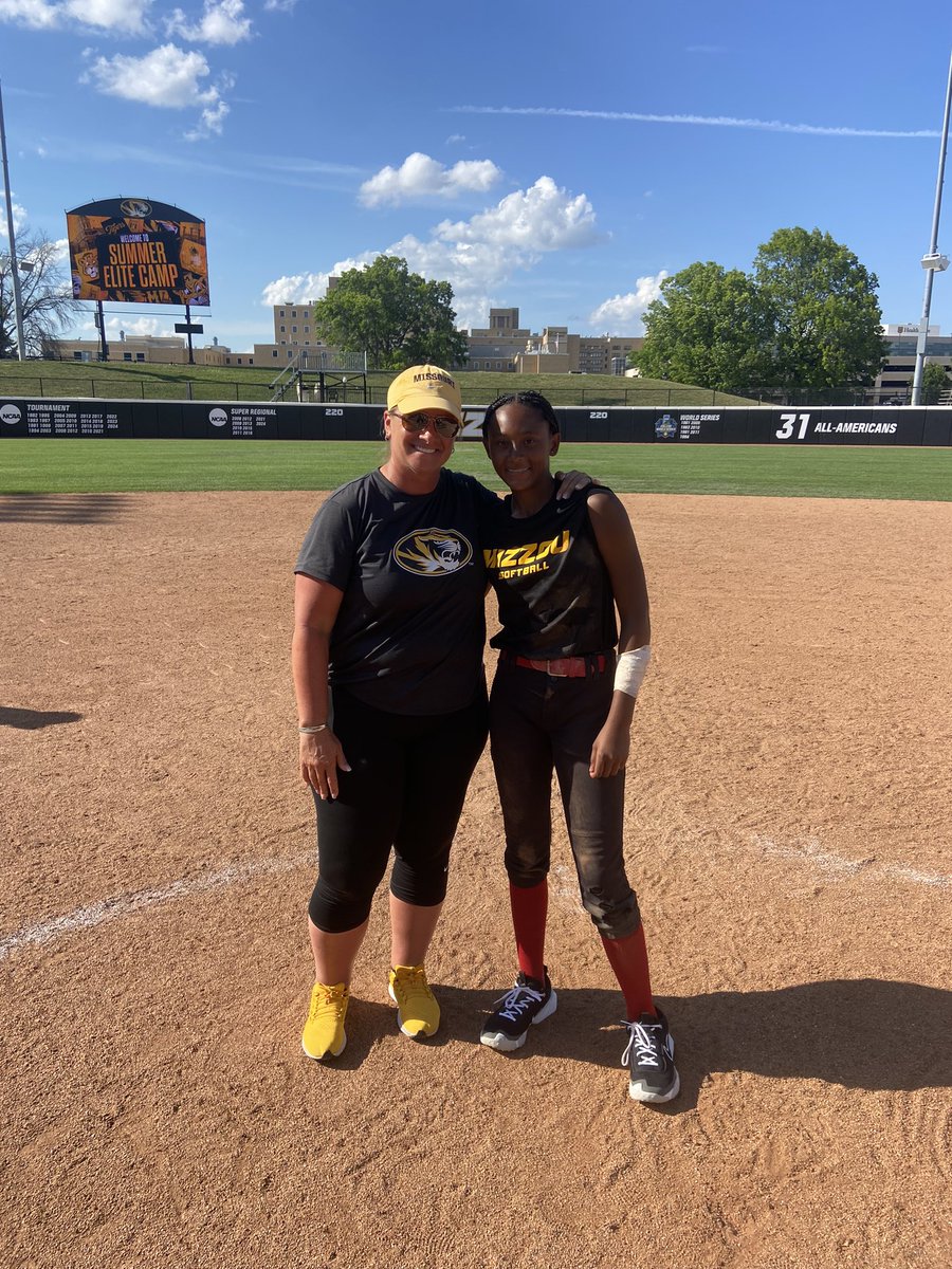 AGeorge2027's tweet photo. I had so much fun competing at the mizzou camp yesterday and enjoyed touring their campus and playing kickball with the team. 
@MizzouSoftball 
@ejonesrockchalk  
@CoachLarissaA https://t.co/29CL5gZpDE