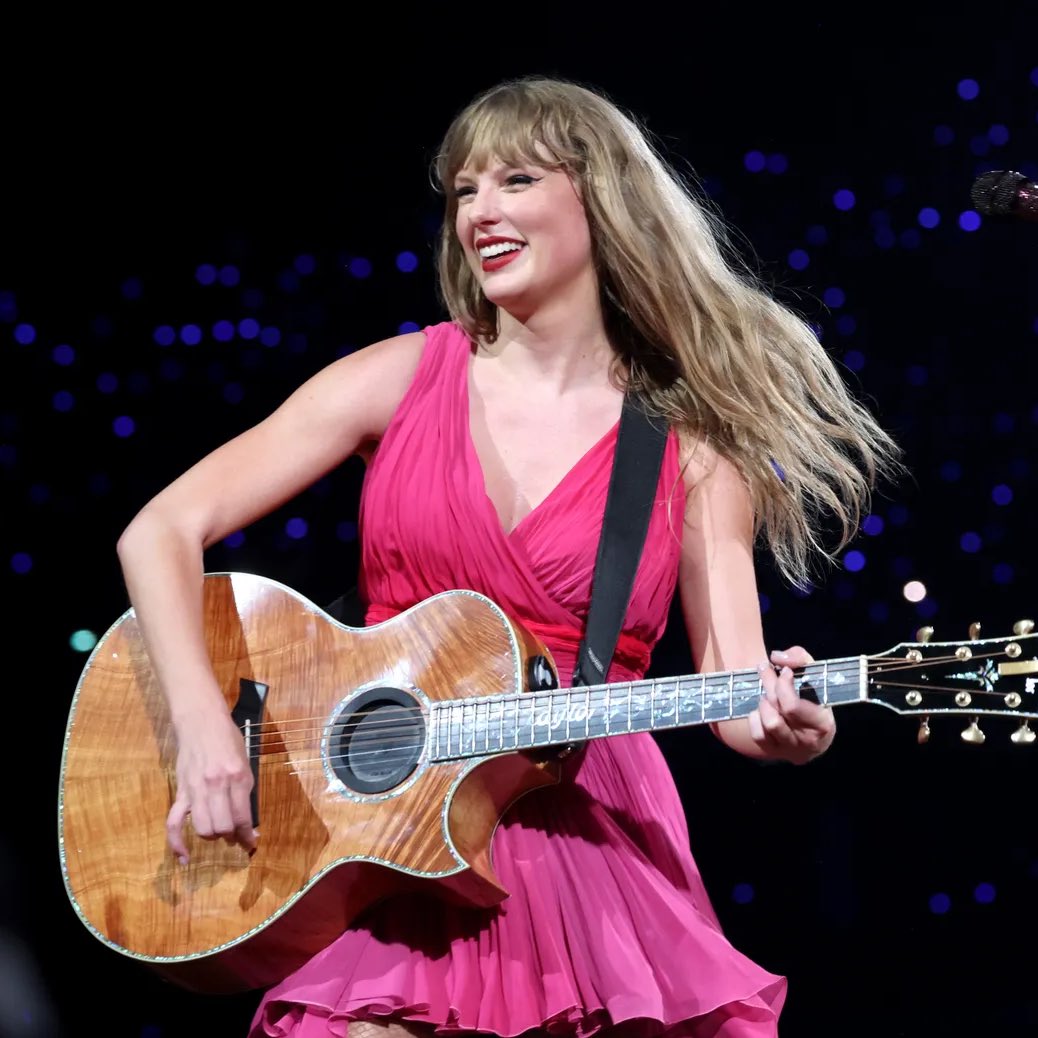 PopBase's tweet image. Taylor Swift debuted 18 years ago today.