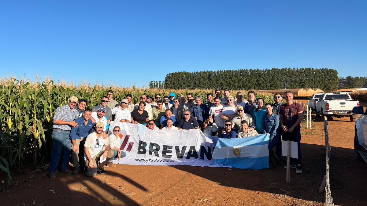 Cierre de una hermosa gira con <a href="/BrevantSemillas/">Brevant Semillas</a> por Mina Gerais donde pudimos aprender de primera mano de los referentes de <a href="/corteva/">Corteva Agriscience</a> el manejo de chicharrita, recorrer ensayos de scoring junto al mejorador y tener grandes momentos d camaradería. Gracias por la invitación 🙌💪🌽🇦🇷