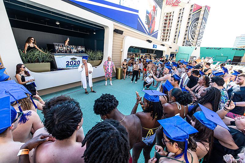 VegasPublicity_'s tweet photo. Stadium Swim at Circa Resort & Casino’s 2020 High School Graduation Do-Over Party Awards Cimarron Memorial High School $10,000 First-Place Grant Prize https://t.co/7oXd6Ip92O #DerekStevens #prize #swim #party #graduation @stadiumswim @CircaLasVegas @DerekJStevens https://t.co/mw0DKcMmzm