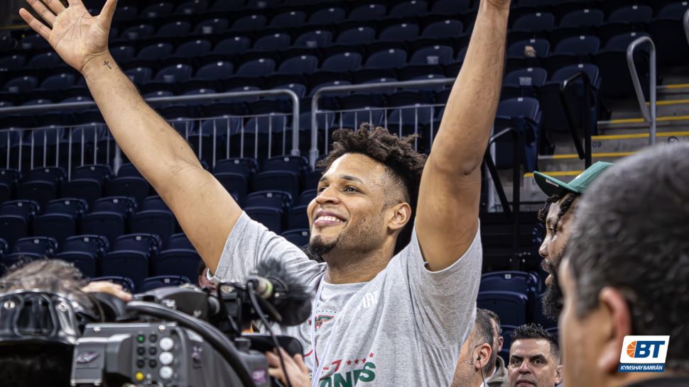 #LUBxBT | "ES LINDO LOGRAR UN TÍTULO CON UN CLUB TAN POPULAR"

Luis Santos fue amo y señor de la pintura durante toda la temporada en Aguada. Tras la consagración rojiverde ante Peñarol, el pívot habló con Básquet Total.

📝<a href="/Brianrz2000/">Brianrz</a> 

👉wp.me/p6K7W2-S2Z