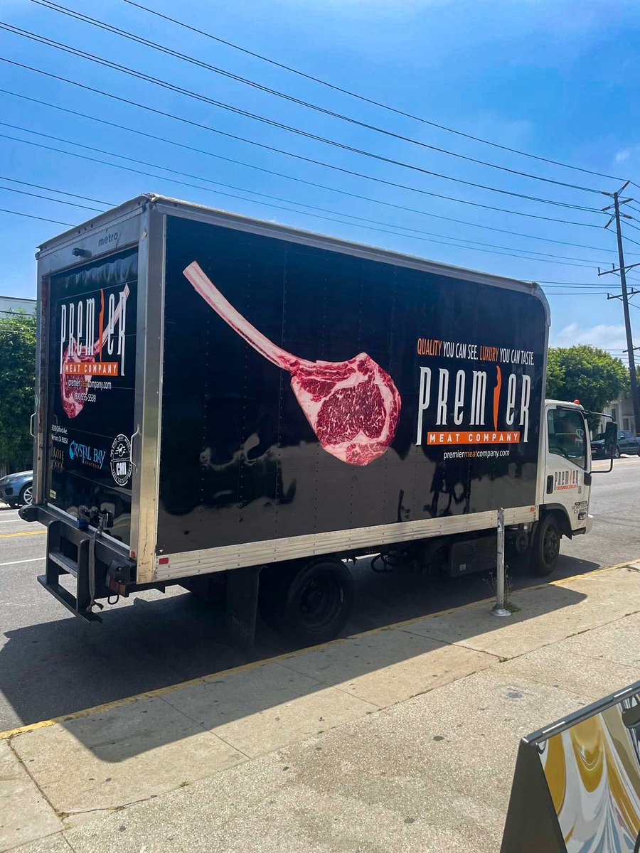 RVillegasDesign's tweet photo. Have you seen these around town?🥩🚛

#RonaldVillegasDesign #RVD #PremierMeatCompany #GraphicArt #Artist #Meat #JoinCreativeForces #CreativeMinds #FoodArt #RestaurantBranding #DesignConcepts #ArtOfTheDay #DesignInspiration #GraphicDesign https://t.co/YFdvoOWto3