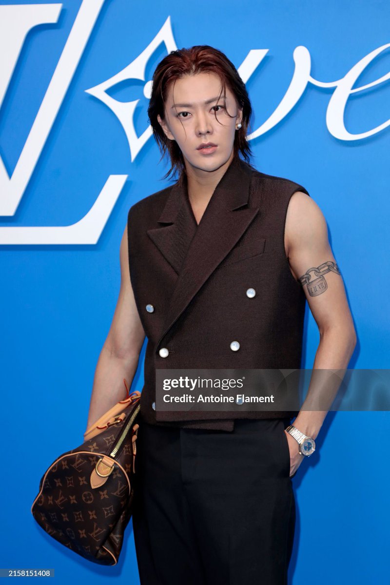 the127ism's tweet photo. Getty Images : Julien M. Hekimian

https://t.co/89l096foZV

#LVMenSS25 #LVMenSS25xYUTA @LouisVuitton https://t.co/6EB0y0ojHB